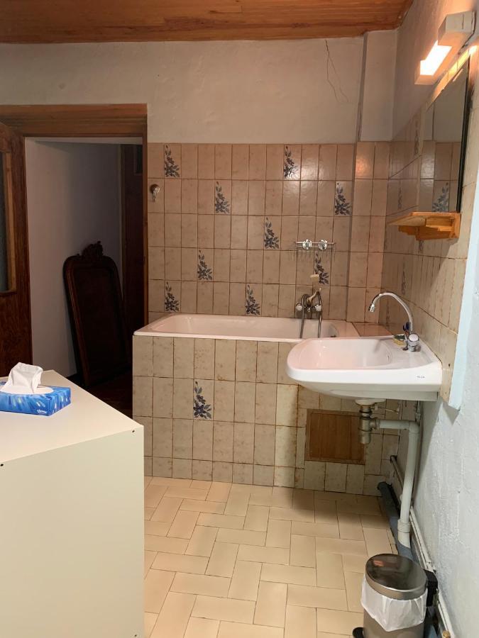 Maison Familiale Des Remparts Colmars Extérieur photo